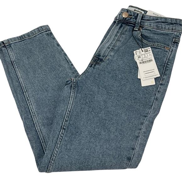 Strativarius Mom Slim Fit Denim Jeans Blue Light Wash Zip Fly Size 4 90's NWT - Picture 1 of 16